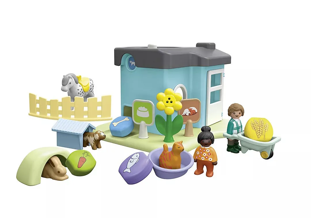 Playmobil Junior: Animal Home with Treat Dispenser 71690